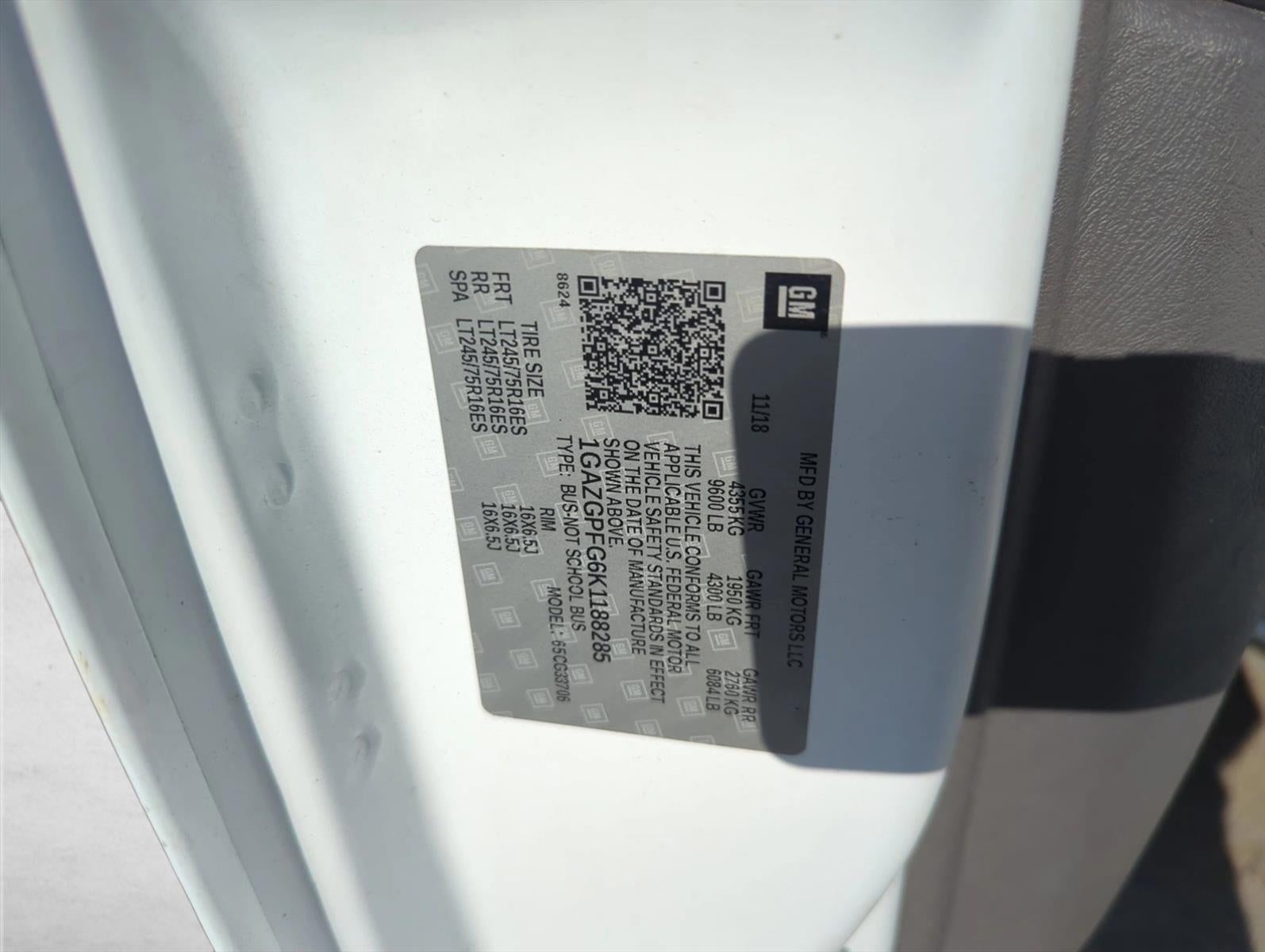 2019 Chevrolet Express Passenger 3500 Extended Wheelbase Rear-Wheel Drive 1LT