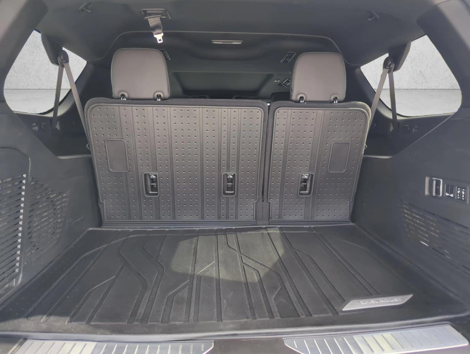 2023 Chevrolet Suburban 4WD Z71