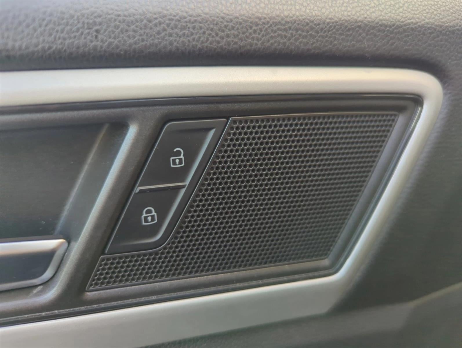 2023 Volkswagen Atlas Cross Sport 3.6L V6 SE w/Technology FWD