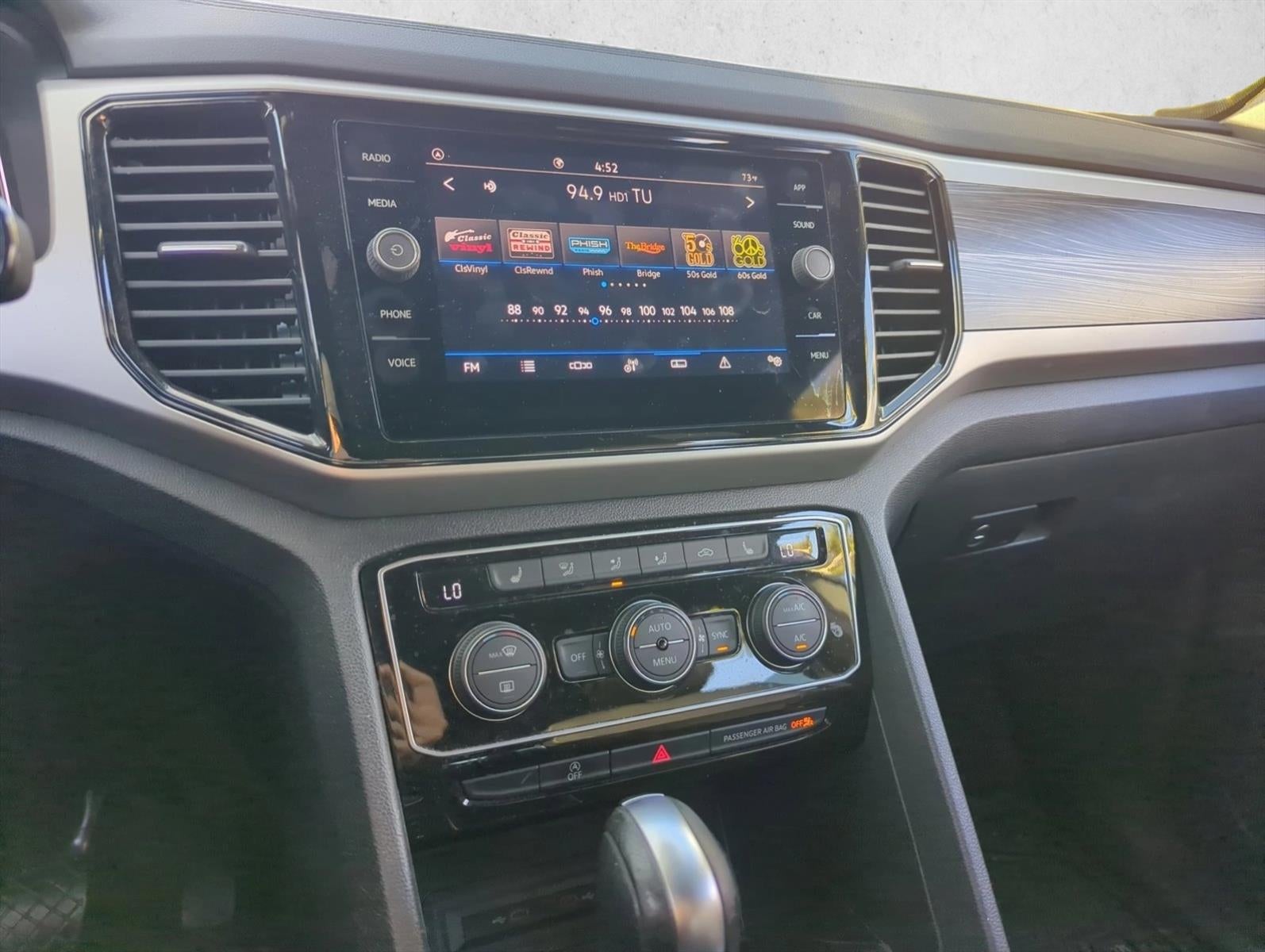 2023 Volkswagen Atlas Cross Sport 3.6L V6 SE w/Technology FWD