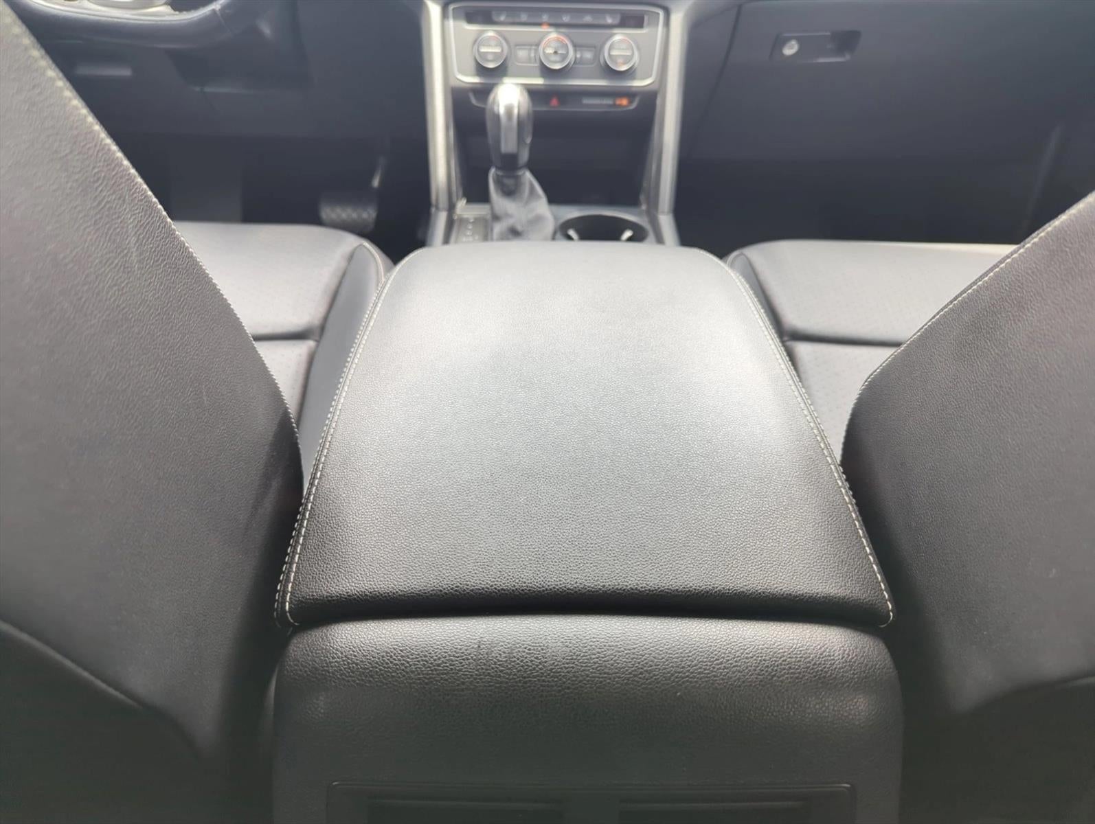 2021 Volkswagen Atlas 3.6L V6 SE w/Technology FWD *Ltd Avail*