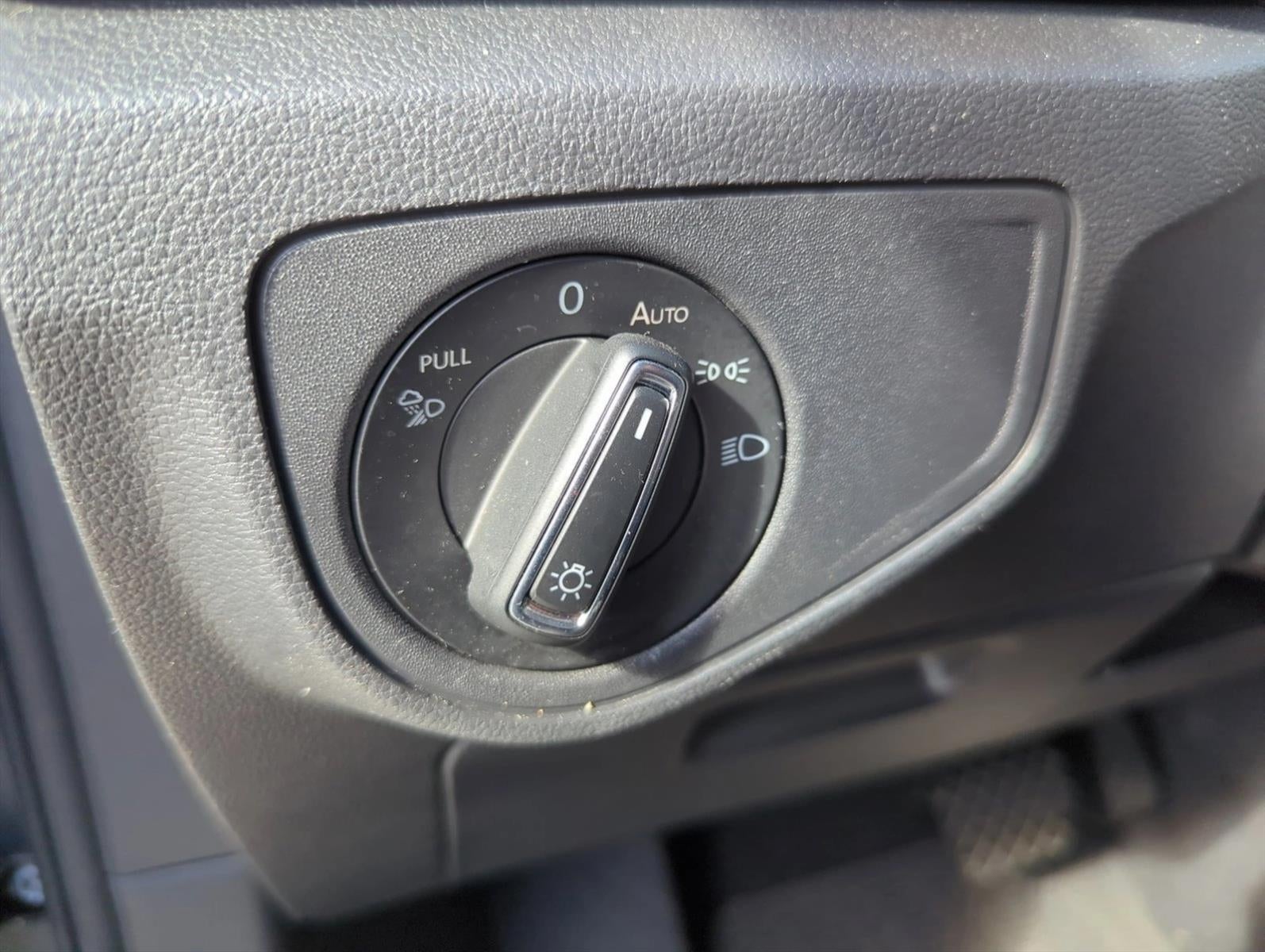 2020 Volkswagen Atlas Cross Sport 3.6L V6 SE w/Technology R-Line FWD