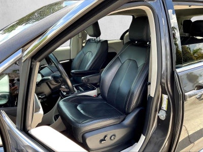 2020 Chrysler Pacifica Touring L FWD