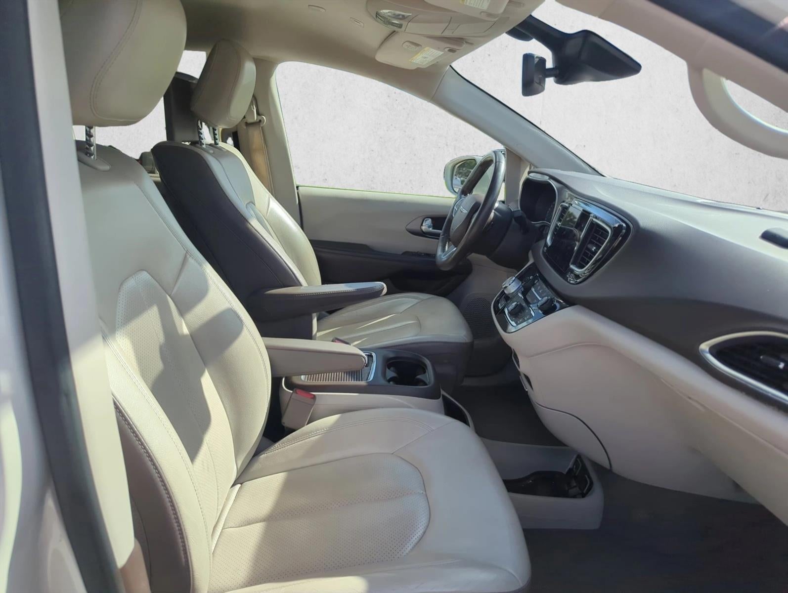 2019 Chrysler Pacifica Touring L Plus FWD