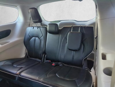 2023 Chrysler Pacifica Hybrid Limited FWD