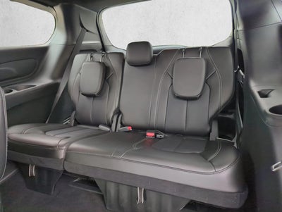 2025 Chrysler Pacifica Select AWD