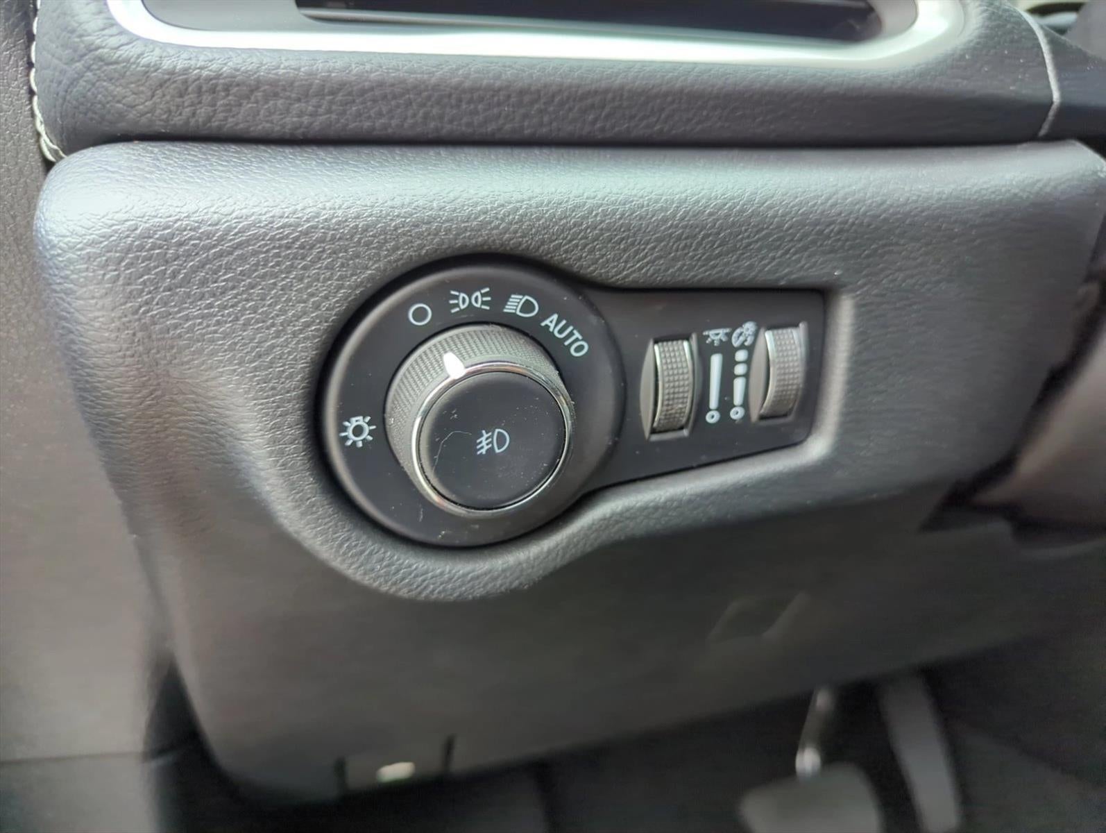 2025 Chrysler Pacifica Select AWD