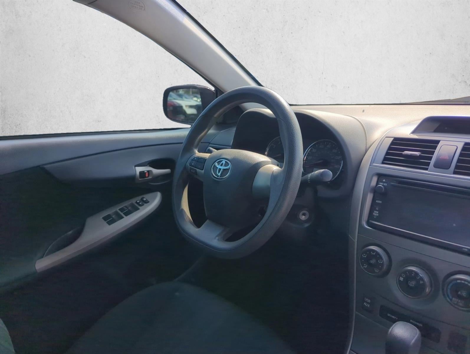 2013 Toyota Corolla 4dr Sdn Auto S (Natl)