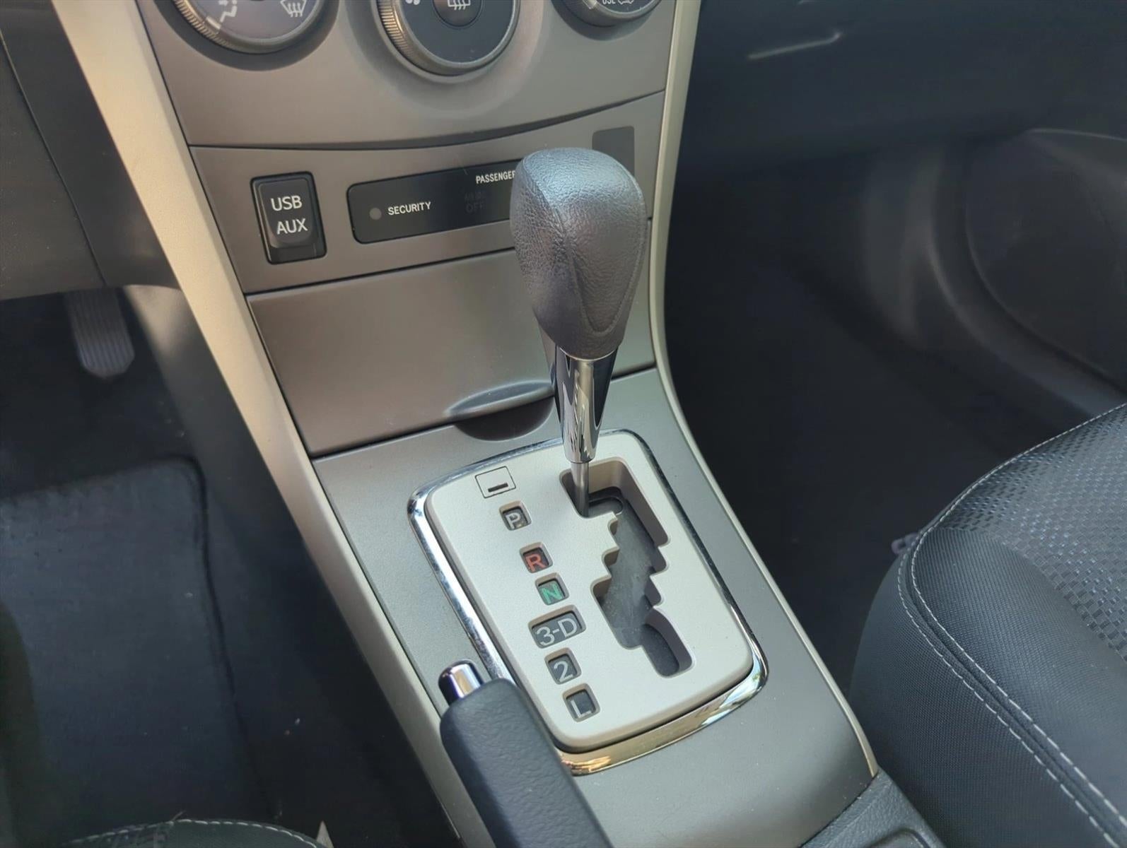 2013 Toyota Corolla 4dr Sdn Auto S (Natl)