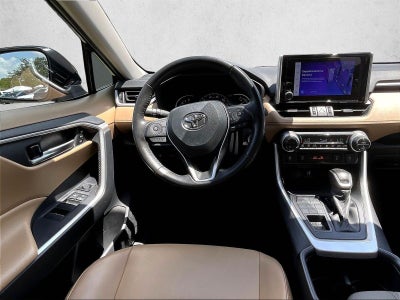 2025 Toyota RAV4 XLE Premium AWD (Natl)