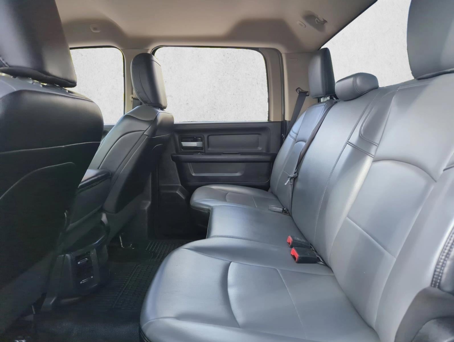 2019 RAM 3500 Tradesman 4x2 Crew Cab 8' Box