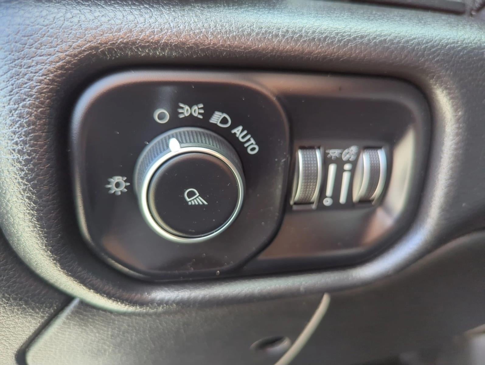 2019 RAM 3500 Tradesman 4x2 Crew Cab 8' Box