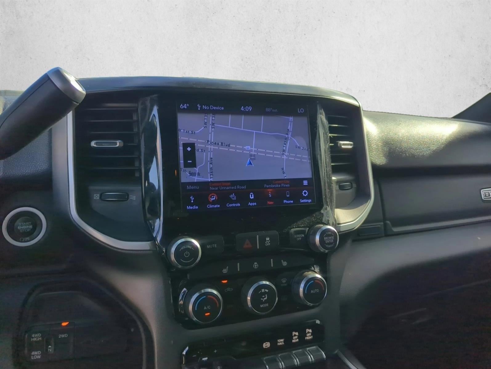 2020 RAM 3500 Big Horn 4x4 Crew Cab 8' Box