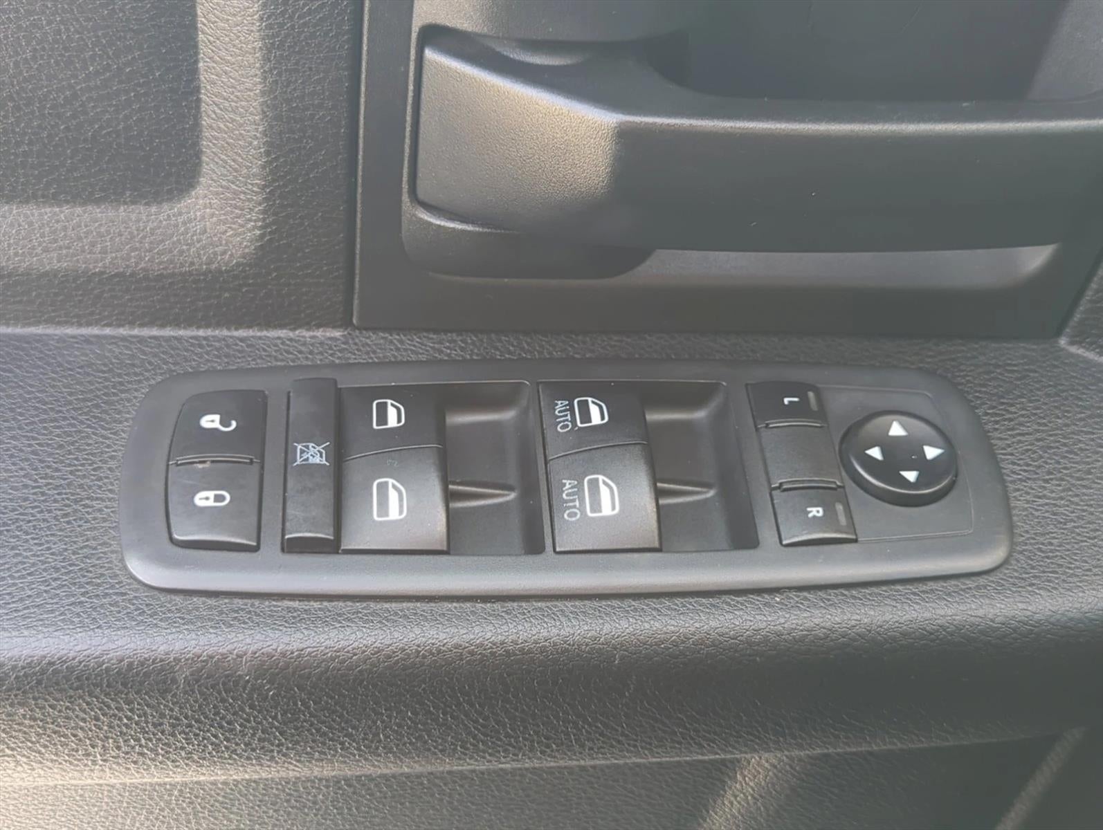 2019 RAM 1500 Classic Tradesman 4x4 Crew Cab 5'7" Box