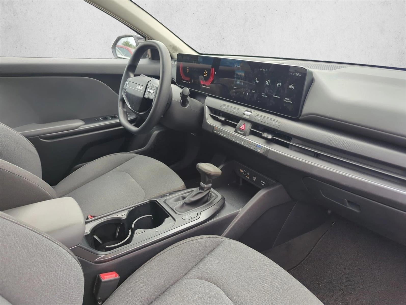 2025 Kia K4 LXS FWD