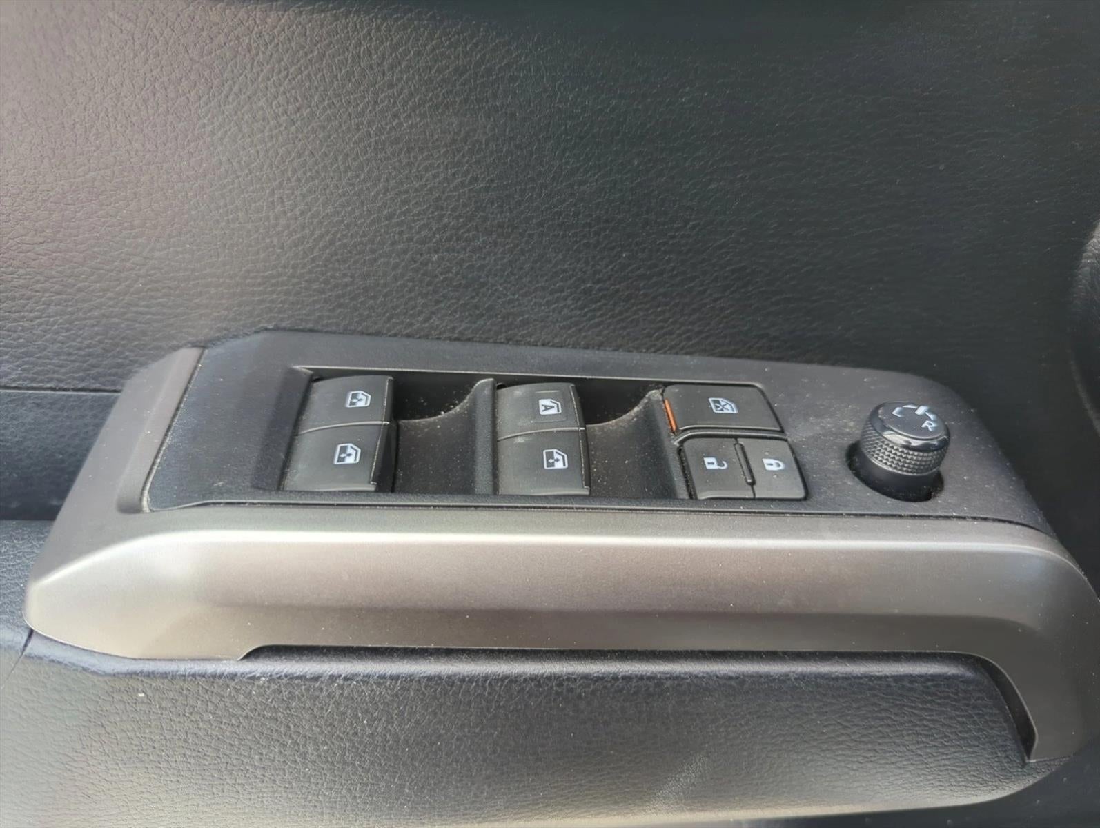 2022 Toyota Tacoma 4WD 4WD SR5 Double Cab 5' Bed V6 AT (GS)