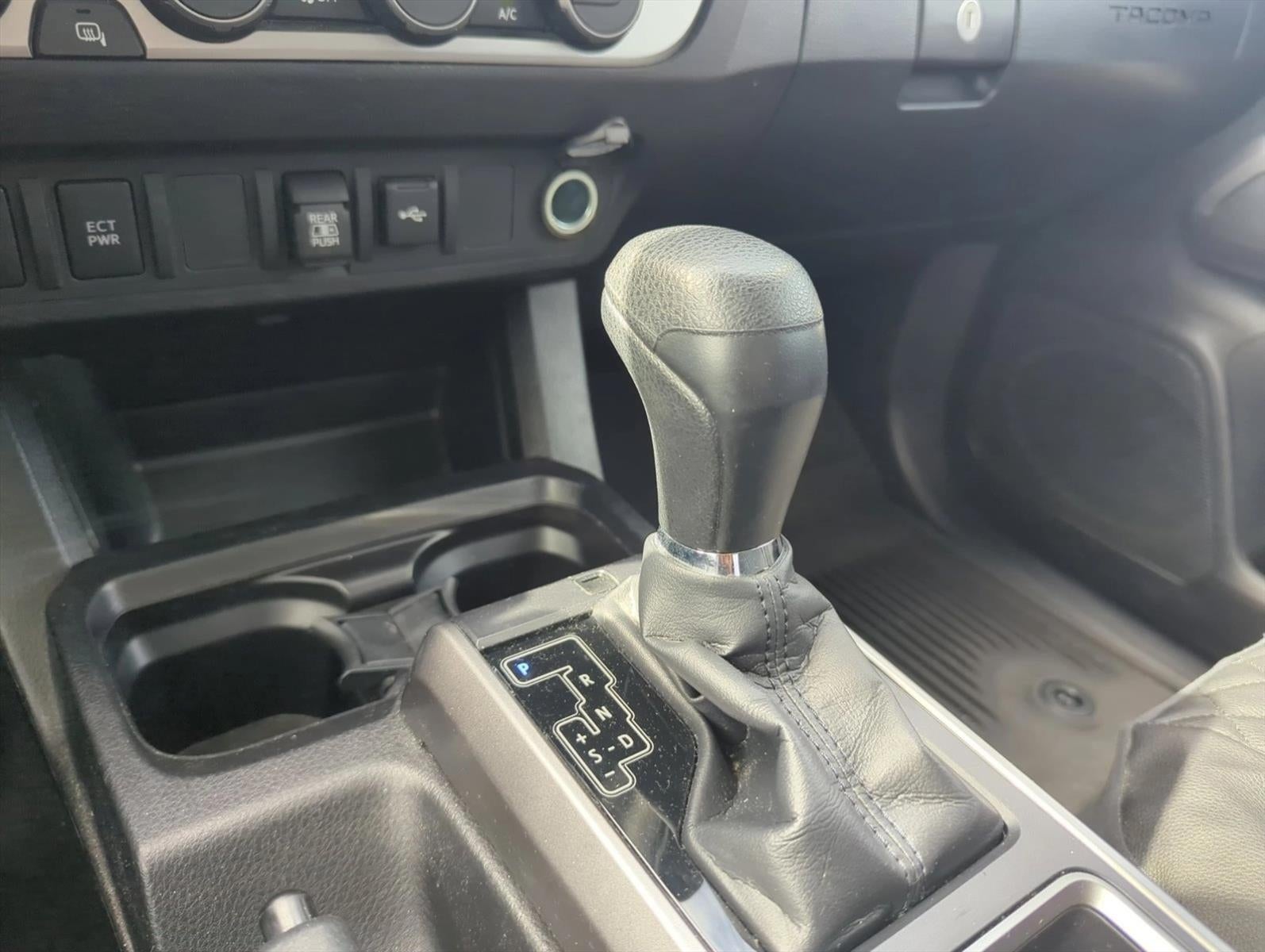 2022 Toyota Tacoma 4WD 4WD SR5 Double Cab 5' Bed V6 AT (GS)