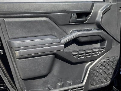 2026 Toyota Tacoma 2WD 2WD SR5 Double Cab 5' Bed AT (SE)