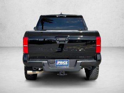 2026 Toyota Tacoma 2WD 2WD SR5 Double Cab 5' Bed AT (SE)