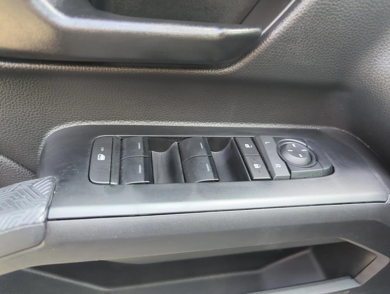 2025 Toyota Tacoma 4WD 4WD SR5 Double Cab 5' Bed AT (GS)