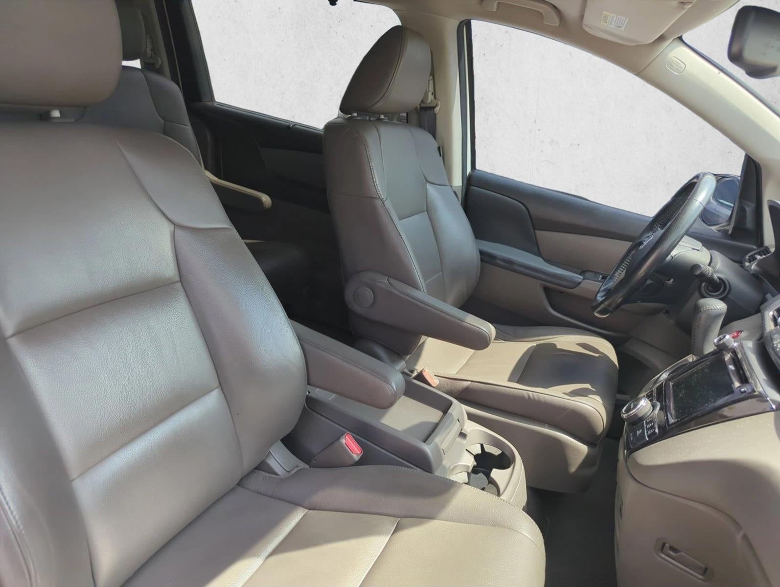 2016 Honda Odyssey Touring Elite with DVD Rear Entertainment System and Navigation