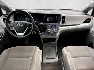 2017 Toyota Sienna L FWD 7-Passenger (Natl)