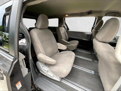 2017 Toyota Sienna L FWD 7-Passenger (Natl)