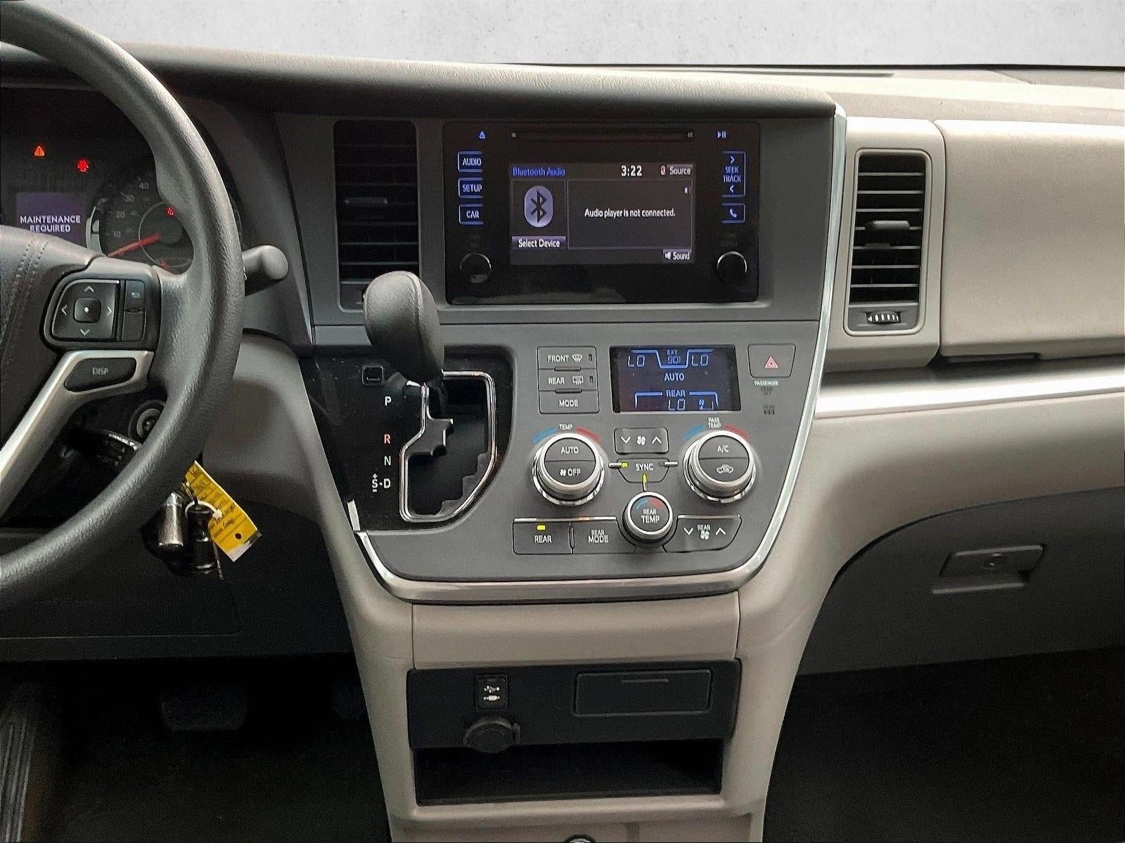 2017 Toyota Sienna L FWD 7-Passenger (Natl)