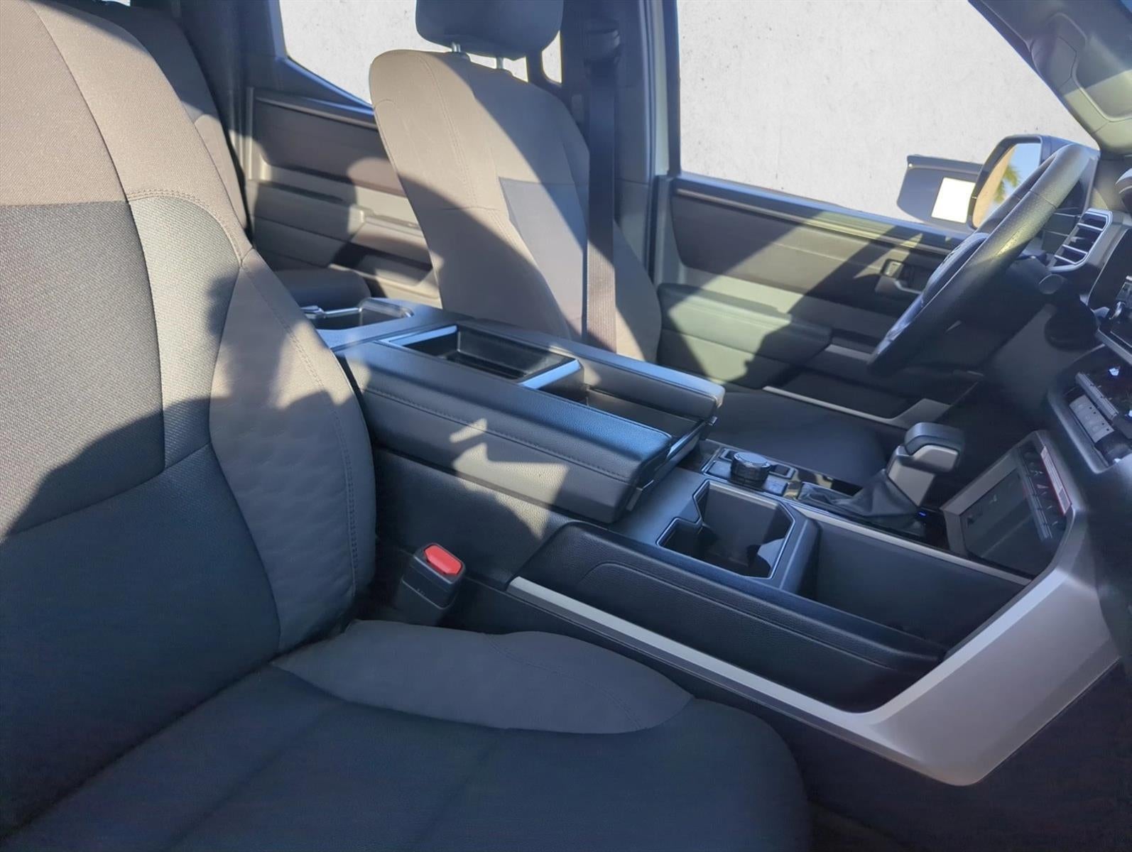 2025 Toyota Tundra 4WD 4WD SR5 CrewMax 5.5' Bed (Natl)