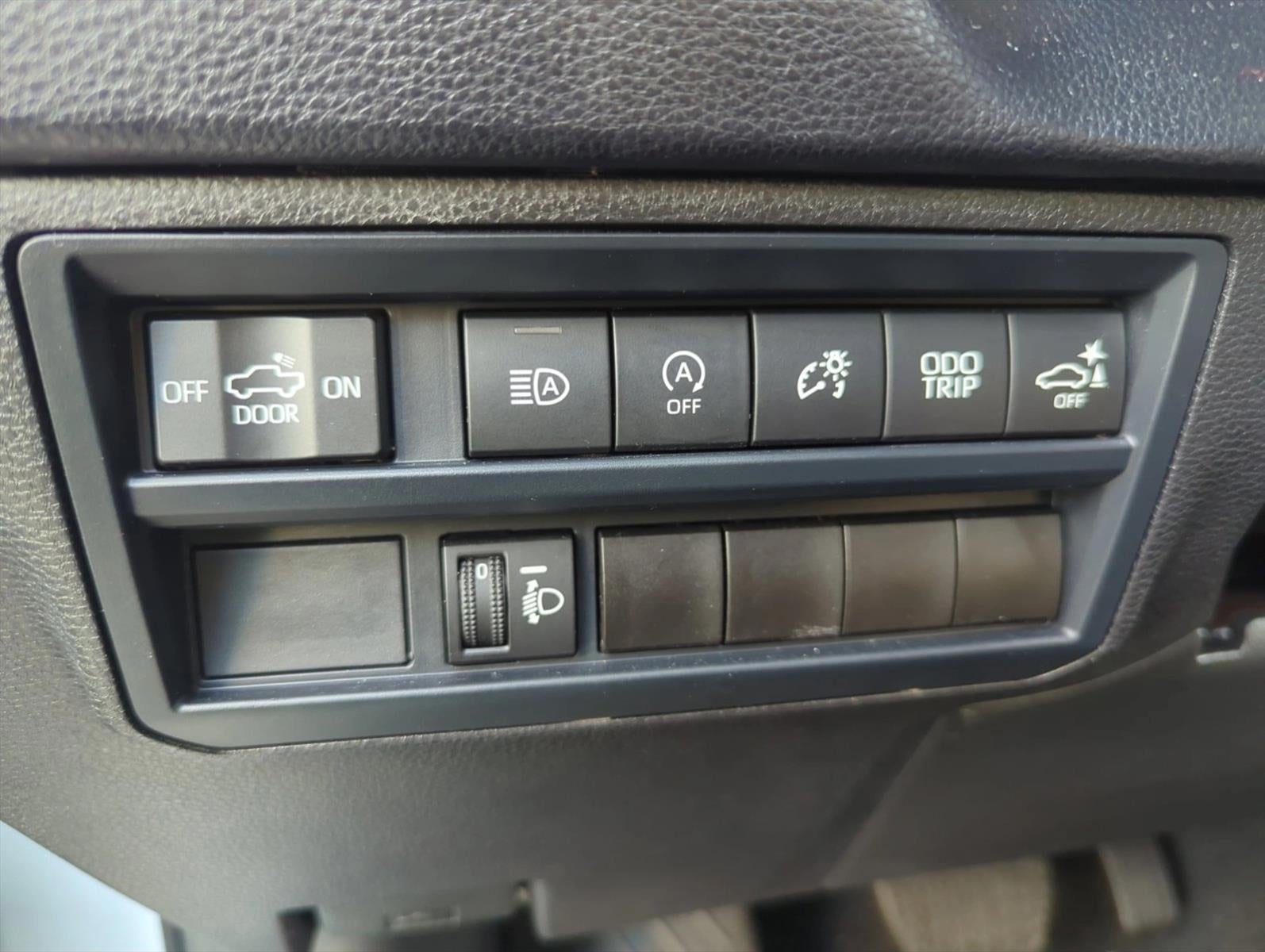 2025 Toyota Tundra 4WD 4WD SR5 CrewMax 5.5' Bed (Natl)