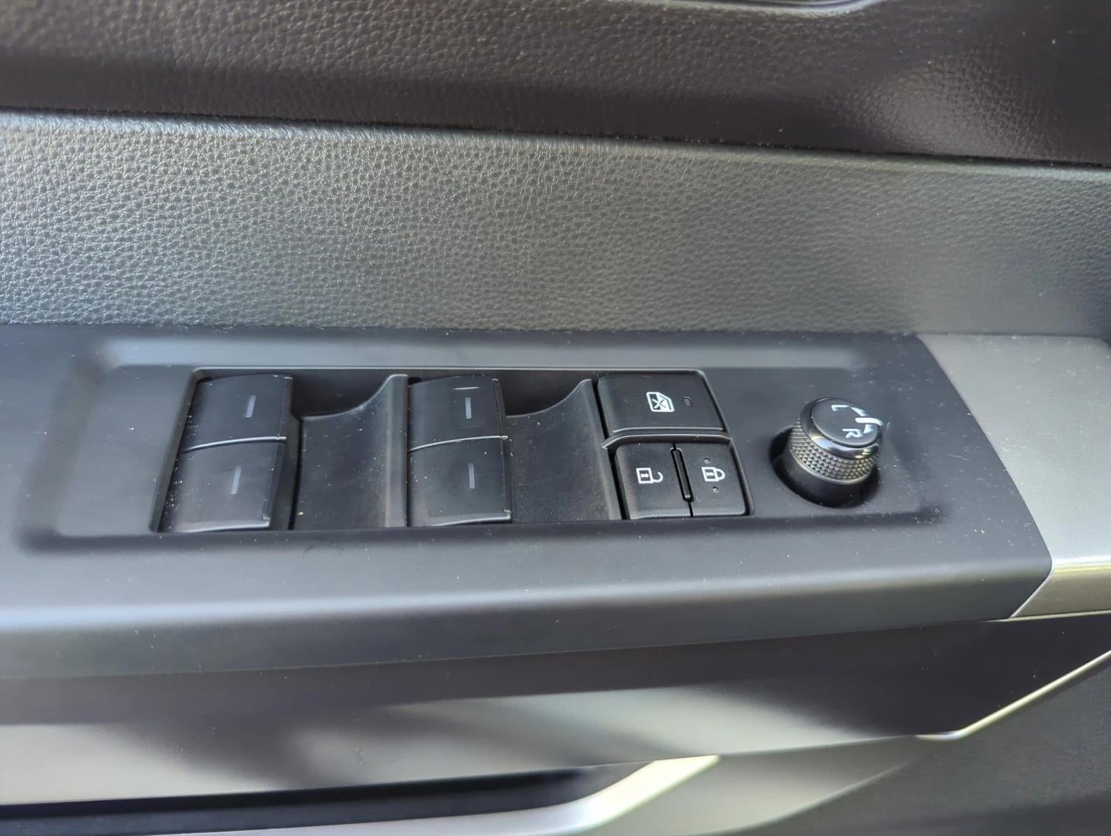 2025 Toyota Tundra 4WD 4WD SR5 CrewMax 5.5' Bed (Natl)