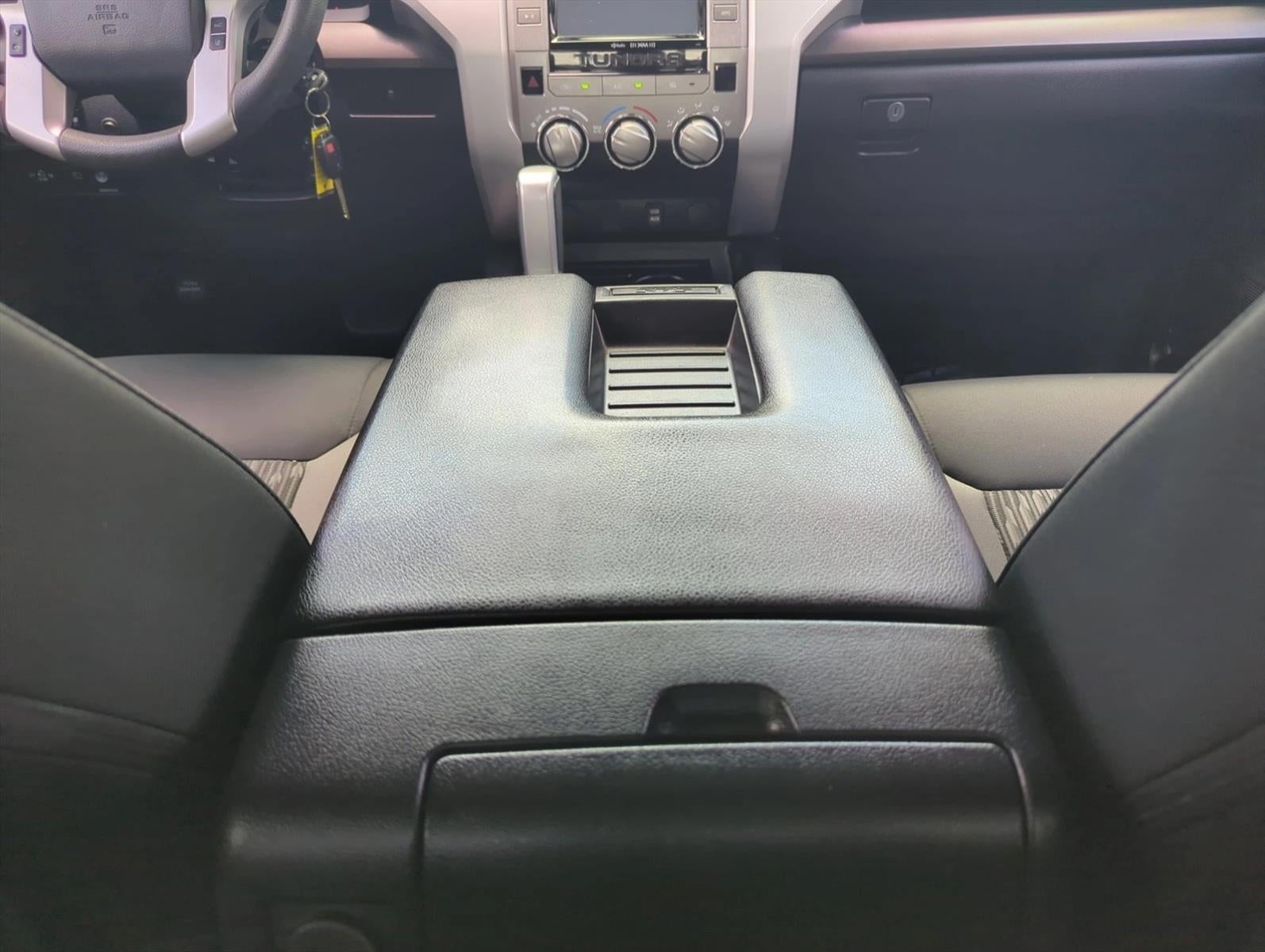 2018 Toyota Tundra 2WD 2WD SR5 Double Cab 6.5' Bed 4.6L (Natl)