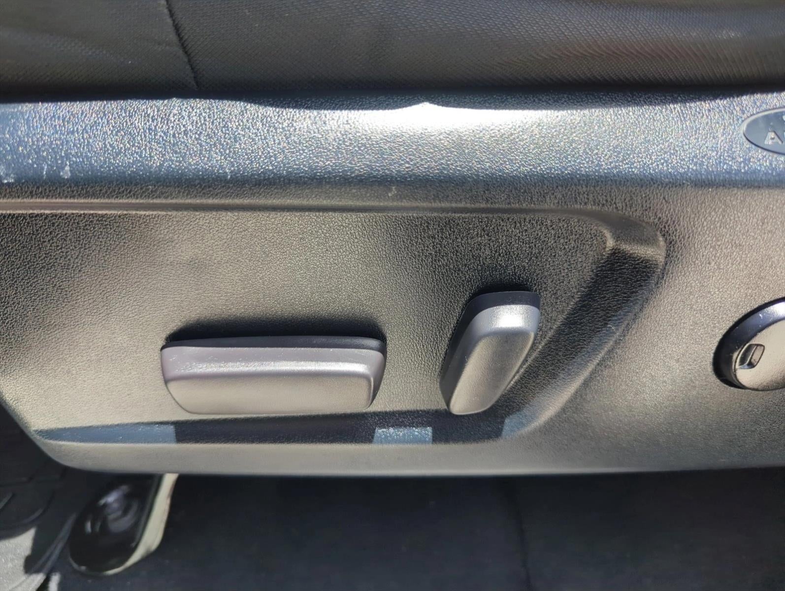 2018 Toyota Tundra 2WD 2WD SR5 Double Cab 6.5' Bed 4.6L (Natl)