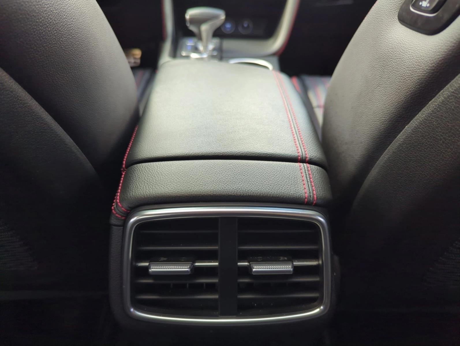 2024 Genesis G70 2.5T RWD