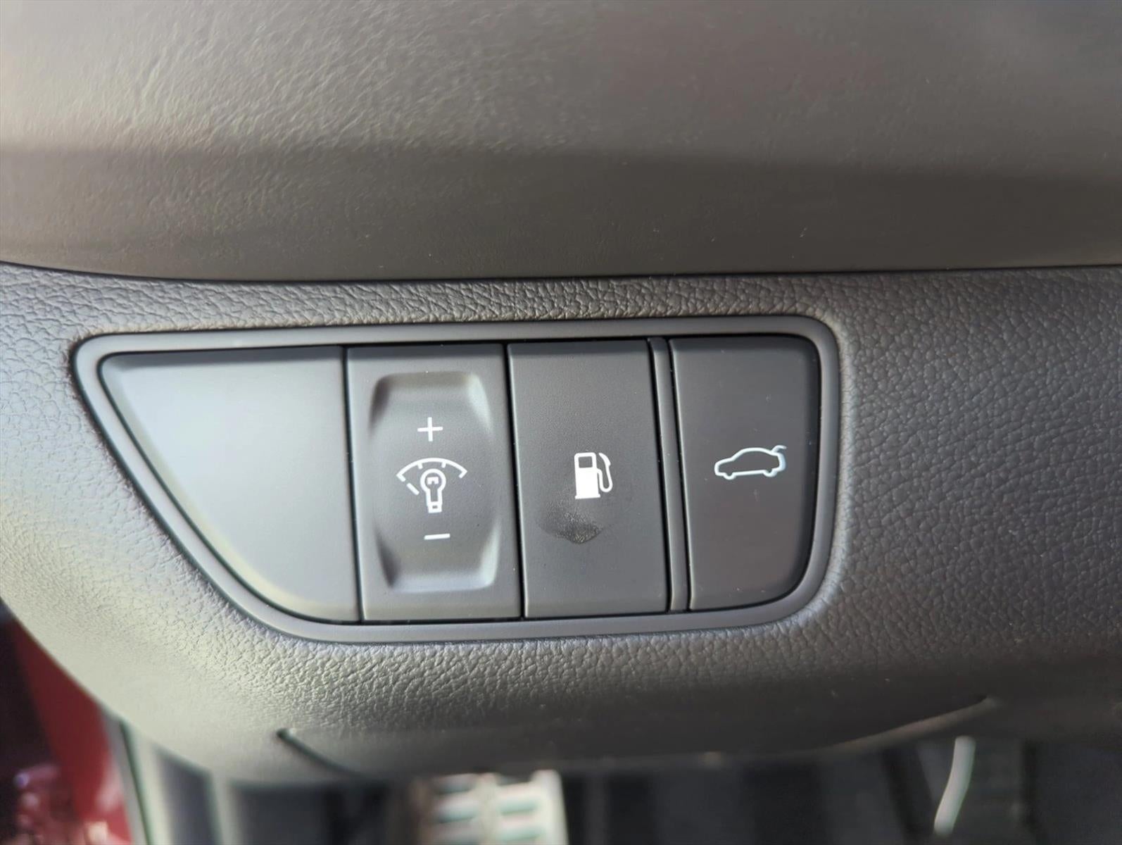 2024 Genesis G70 2.5T RWD