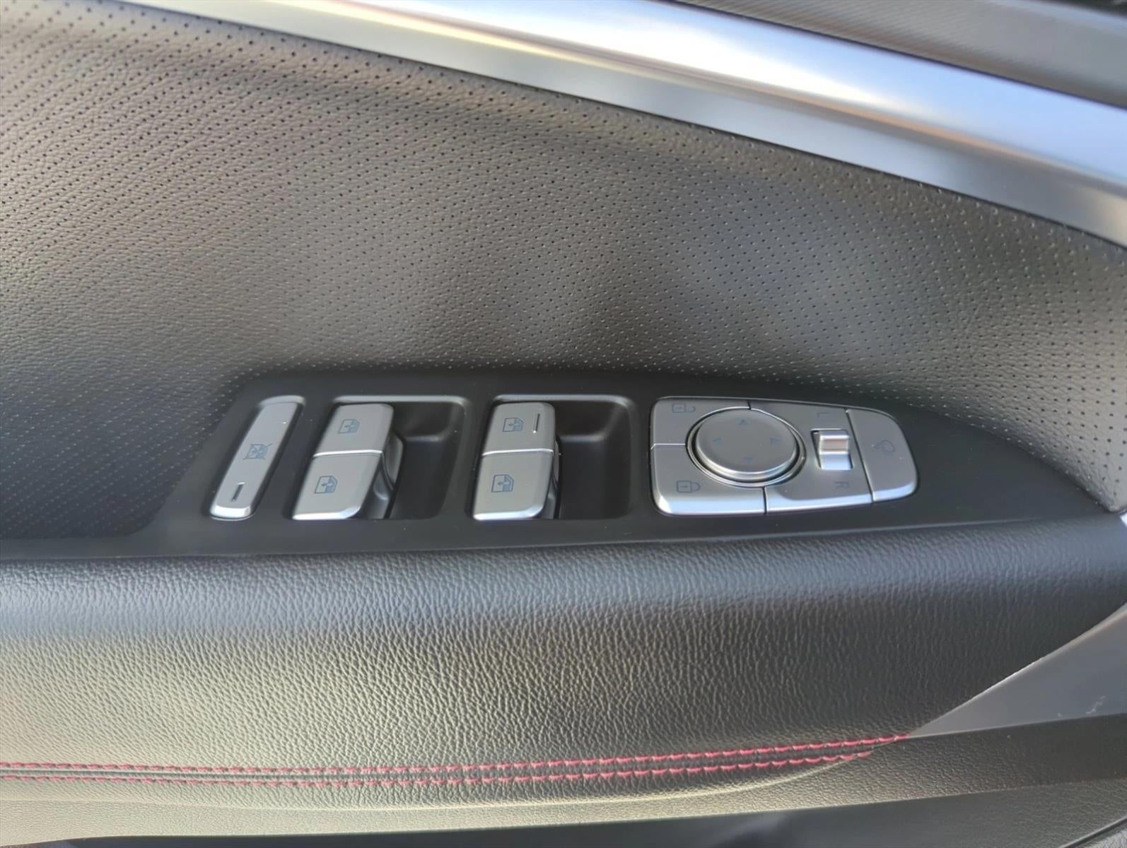 2024 Genesis G70 2.5T RWD