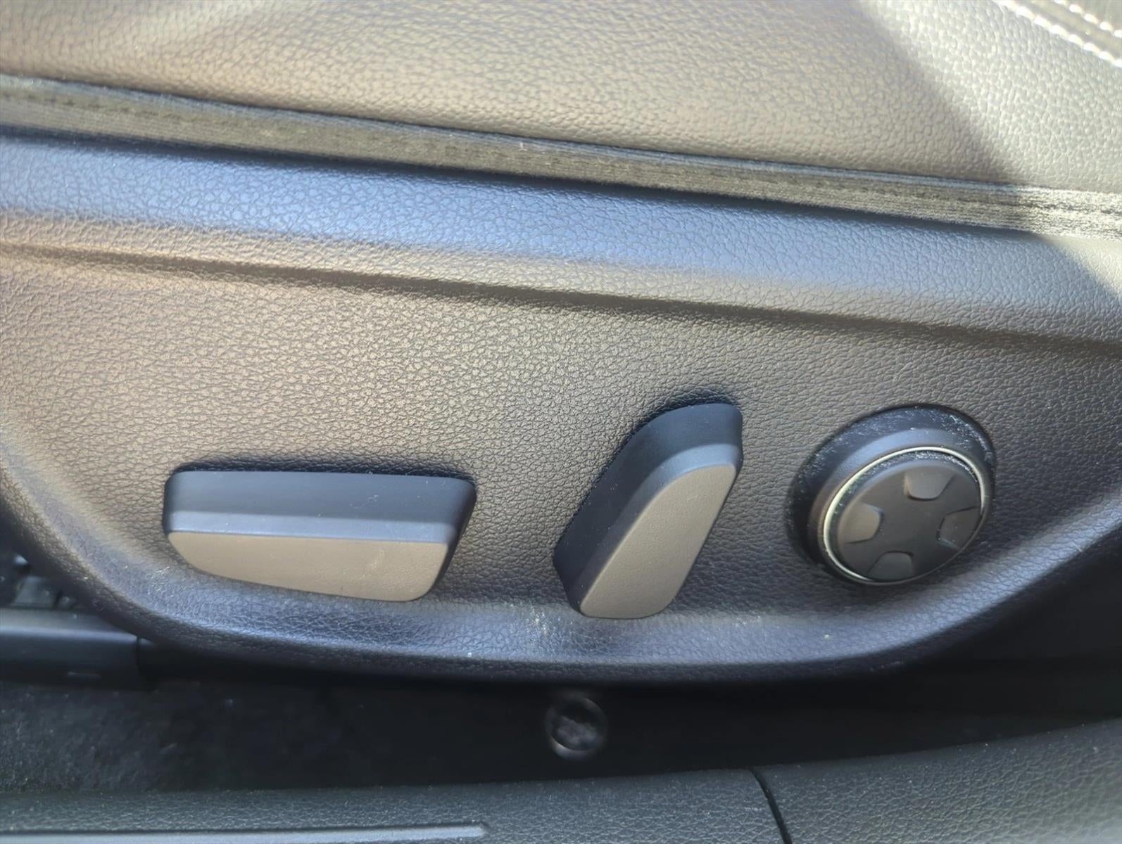 2022 Genesis G70 2.0T RWD