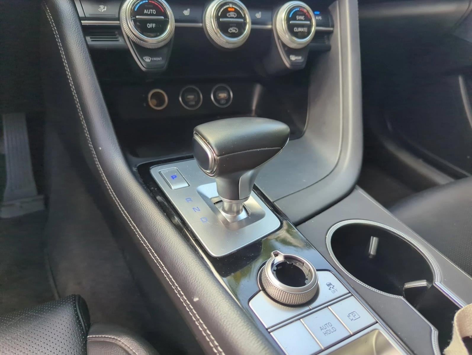 2022 Genesis G70 2.0T RWD