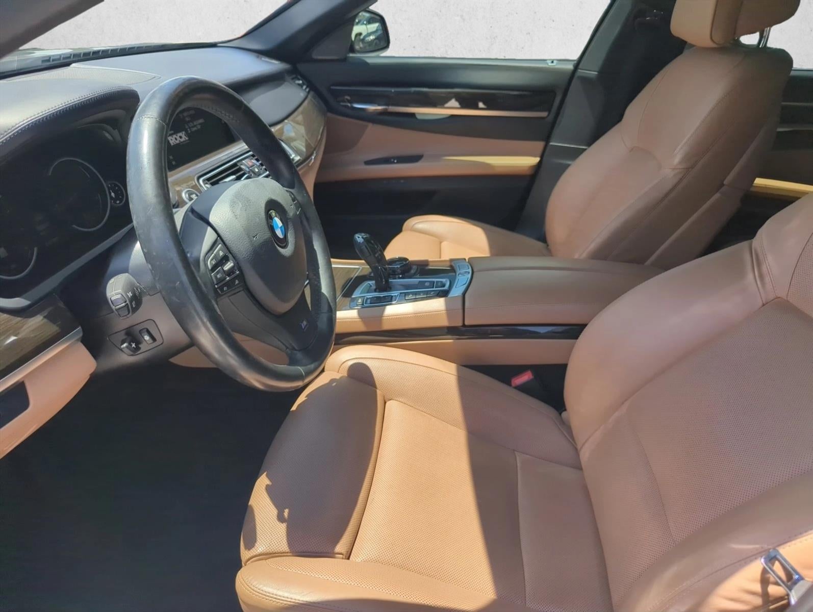 2015 BMW 750i xDrive Sedan