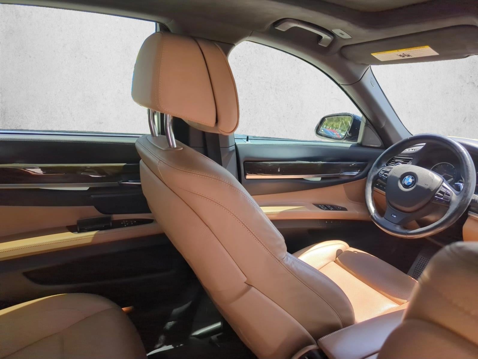 2015 BMW 750i xDrive Sedan