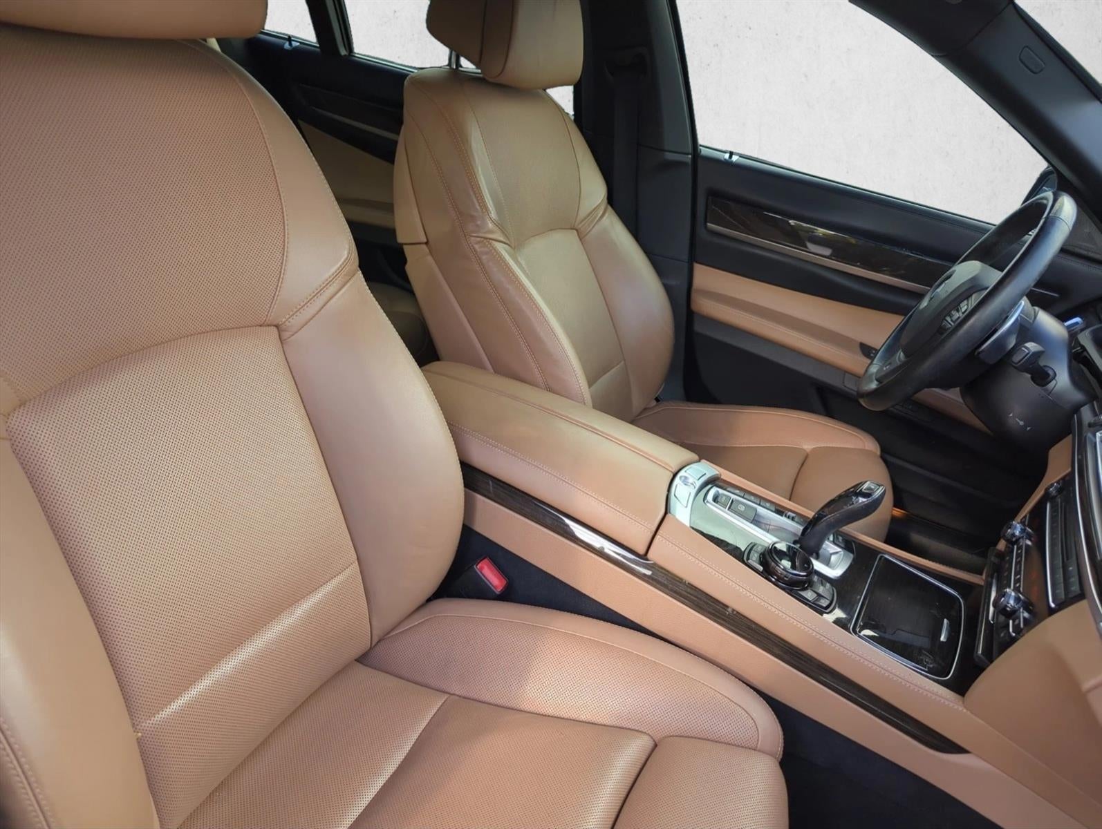 2015 BMW 750i xDrive Sedan