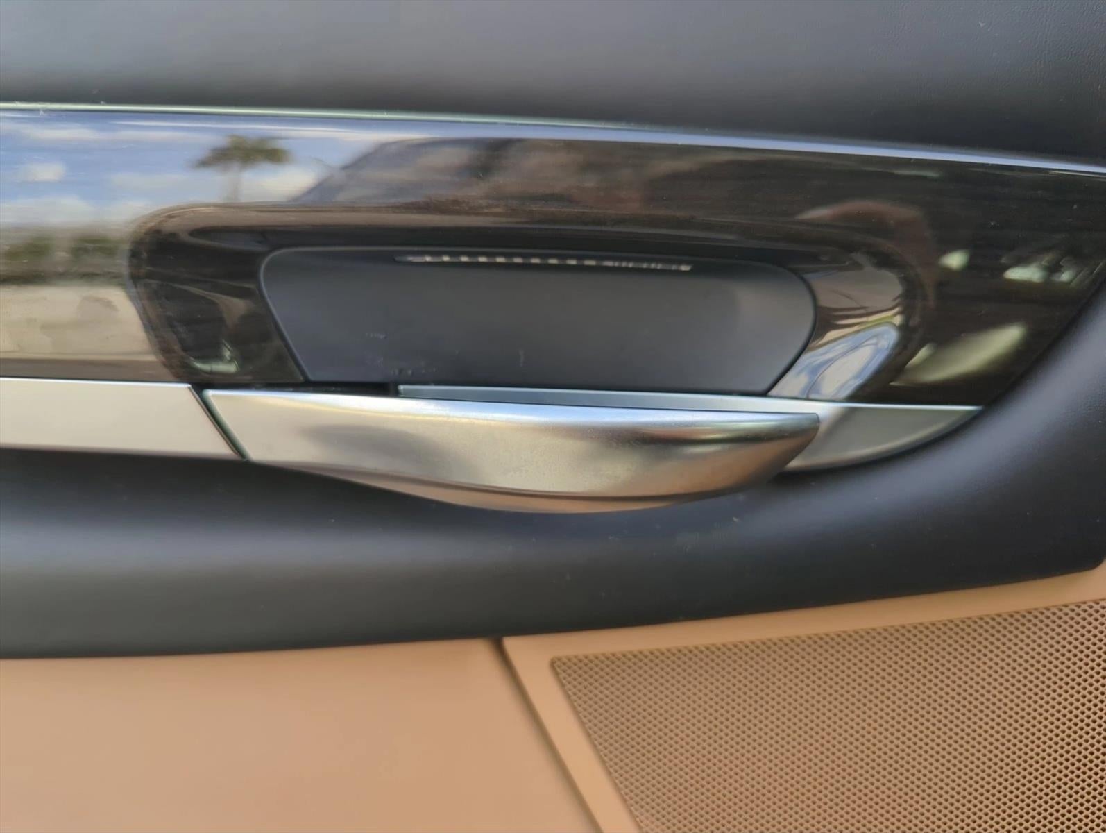 2015 BMW 750i xDrive Sedan