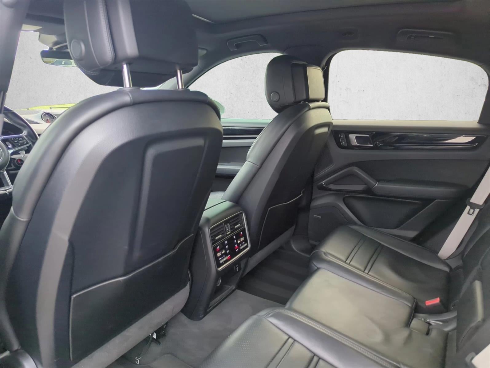 2022 Porsche Cayenne Platinum Edition Coupe AWD
