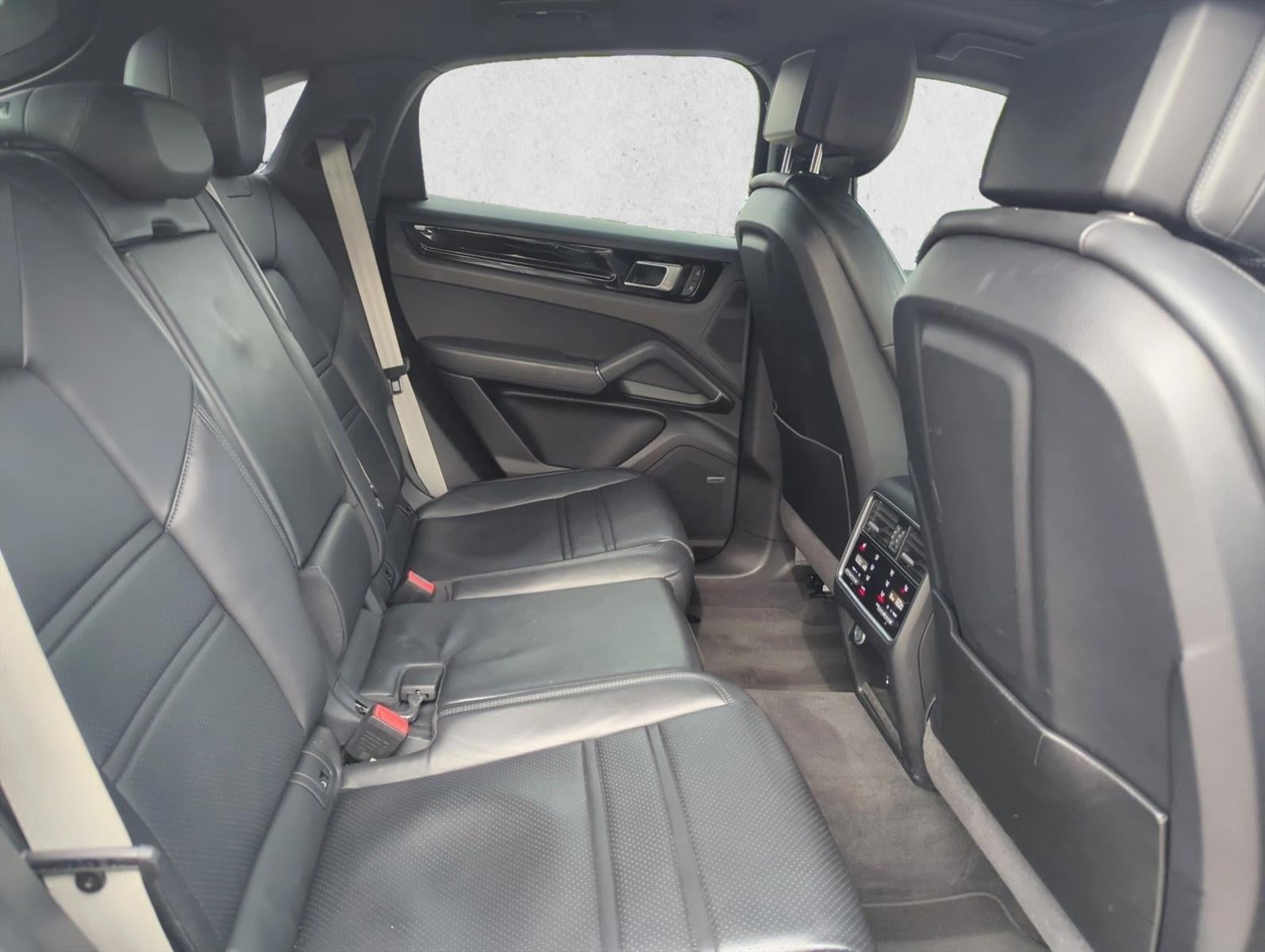2022 Porsche Cayenne Platinum Edition Coupe AWD