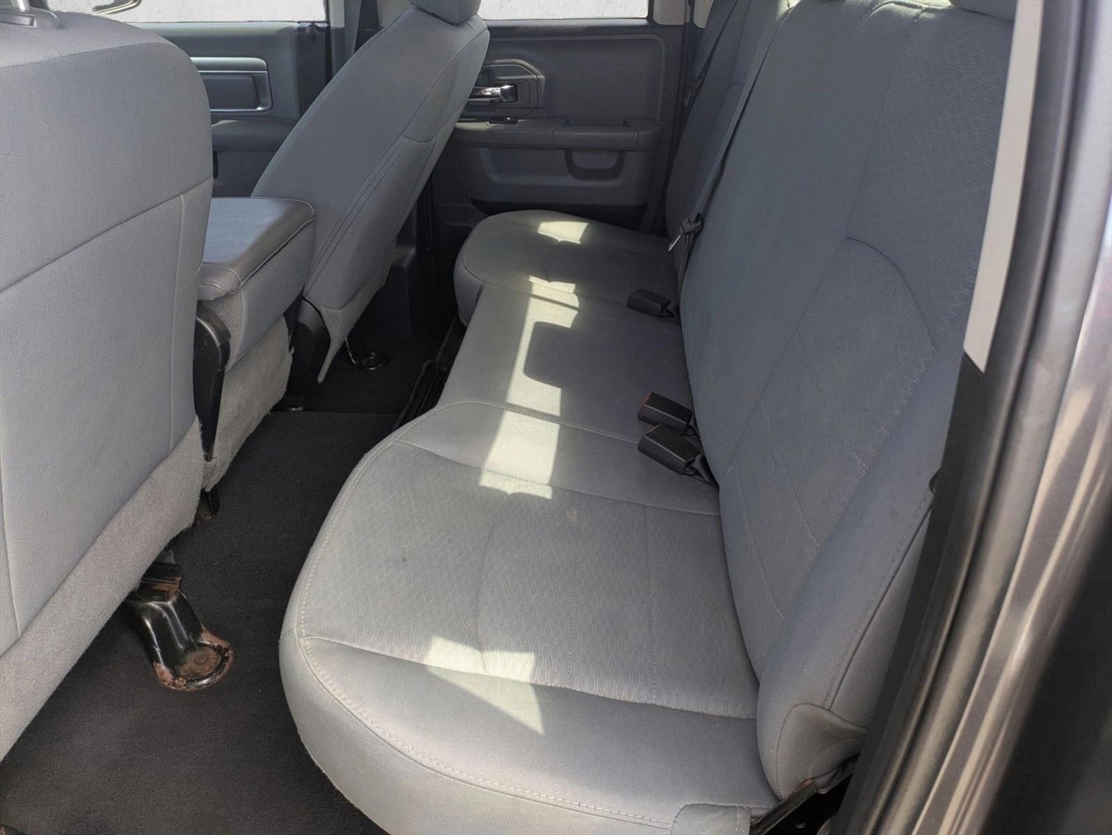 2017 RAM 1500 SLT 4x4 Quad Cab 6'4" Box