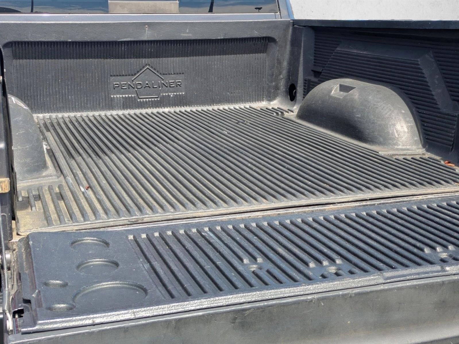 2017 RAM 1500 SLT 4x4 Quad Cab 6'4" Box