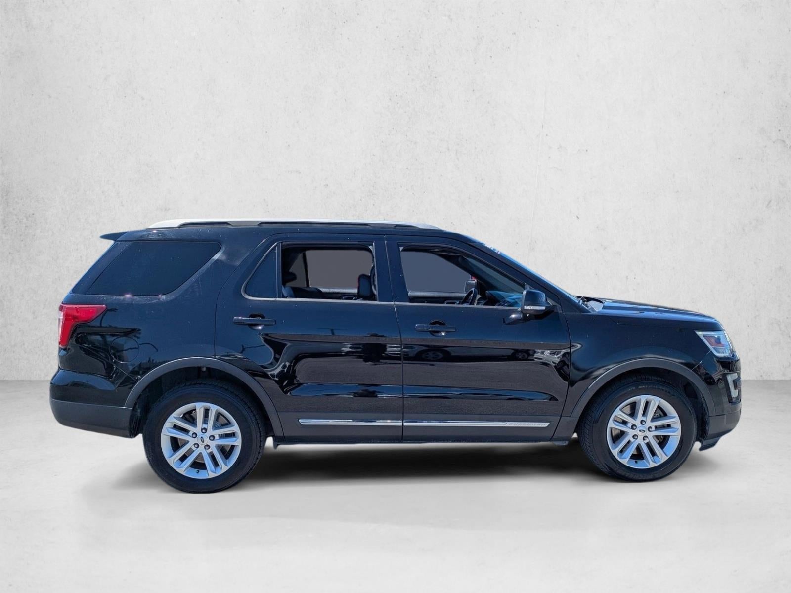 2017 Ford Explorer XLT FWD