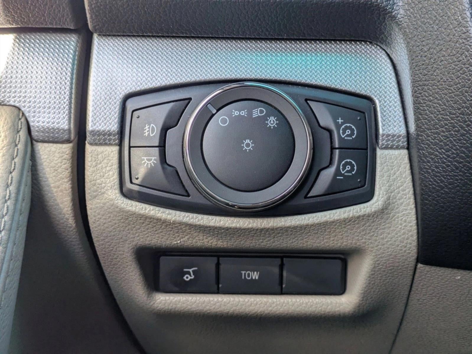 2013 Ford Explorer FWD 4dr XLT