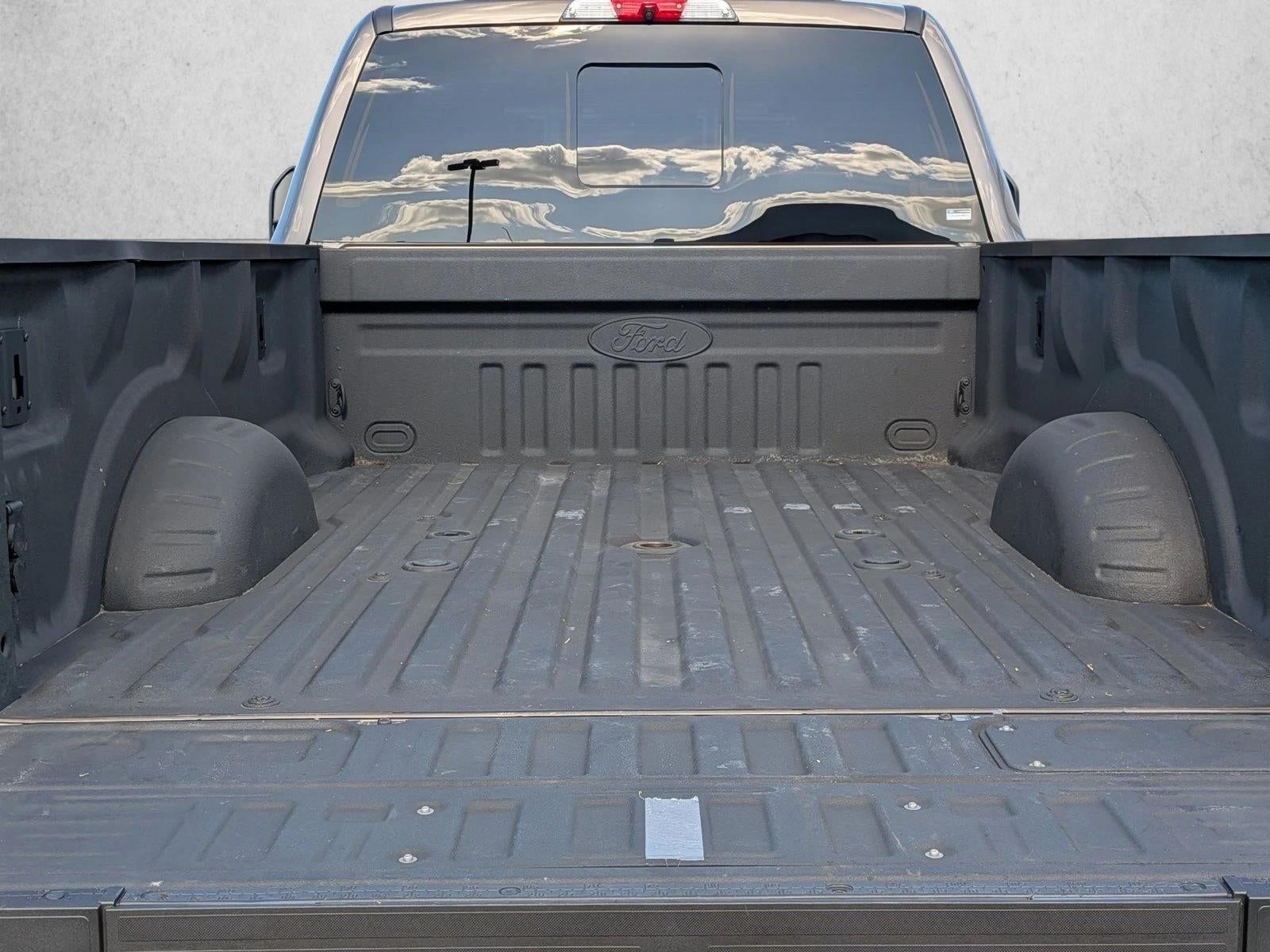 2023 Ford Super Duty F-450 DRW LARIAT 4WD Crew Cab 8' Box