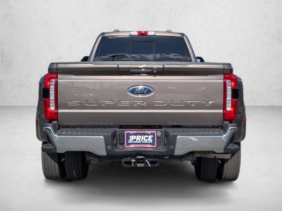 2023 Ford Super Duty F-450 DRW LARIAT 4WD Crew Cab 8' Box